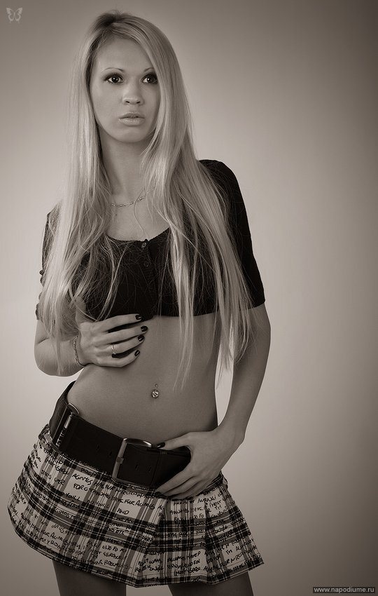 модель-Юлия Колмакова
http://napodiume.ru/profile/200050
