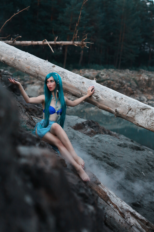 Beauty, Lady, Tree, Long hair, Water, Leg, Model