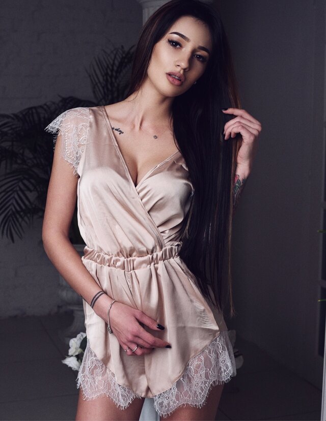 照片Elena Chernomorets