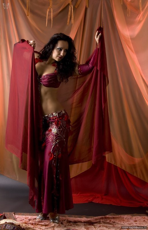 портрет, Belly Dance