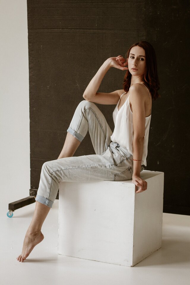 Fashion model, Leg, Shoulder, Sitting, Beauty, Fashion, Model, Joint