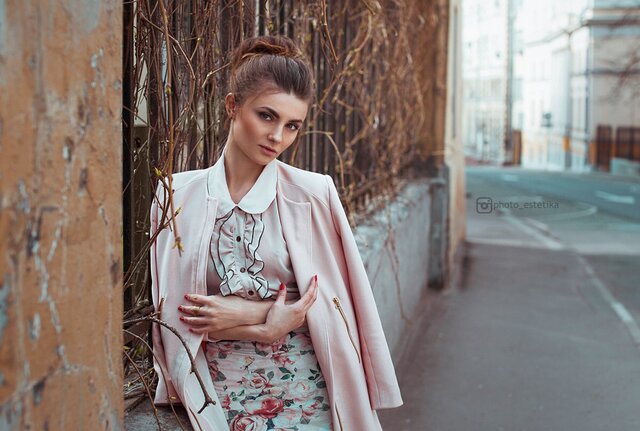 Street fashion, Clothing, Fashion, Blazer, Outerwear, Jacket, Footwear, Dress