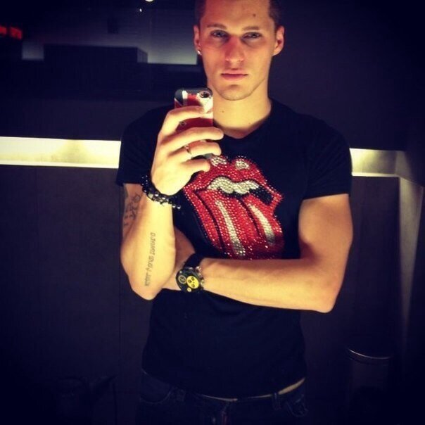 照片Artem Smolenski