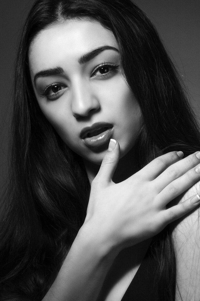 照片Sanora Kirsanova