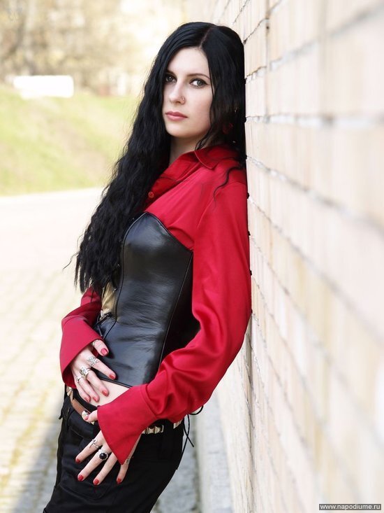 Foto By Alex Irland