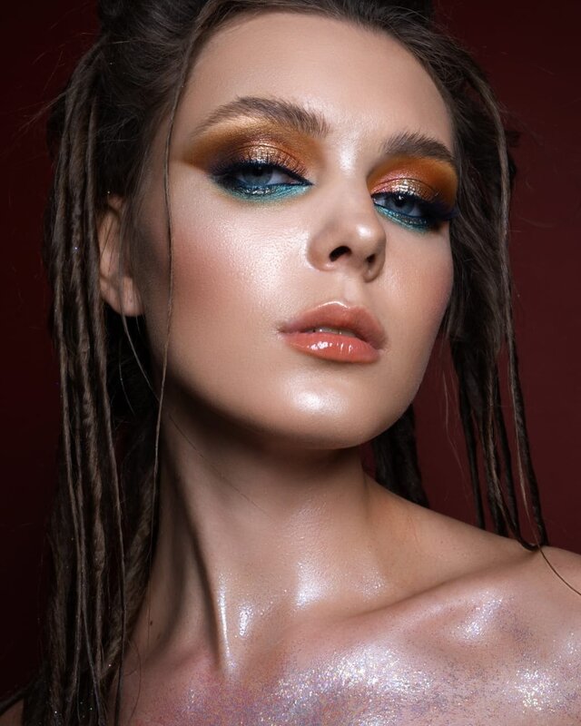 Face, Eyebrow, Lip, Eyelash, Chin, Beauty, Eye shadow, Hairstyle