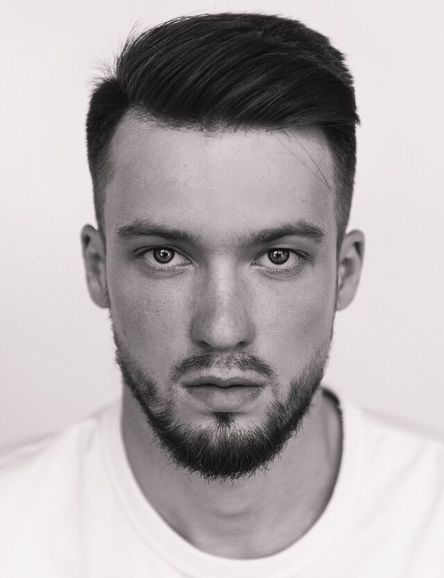 照片Aleksandr Kobzev