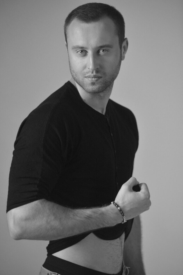 照片Sandro Avseitsev