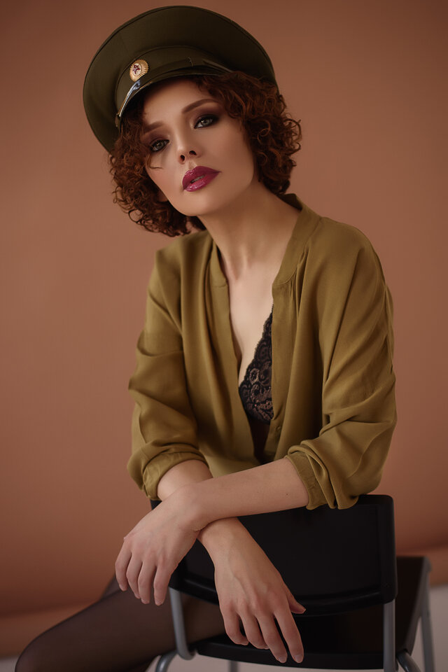 Clothing, Beauty, Lady, Hat, Sitting, Fashion, Lip, Model, Outerwear