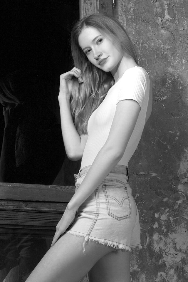 ph:Chris Begemas