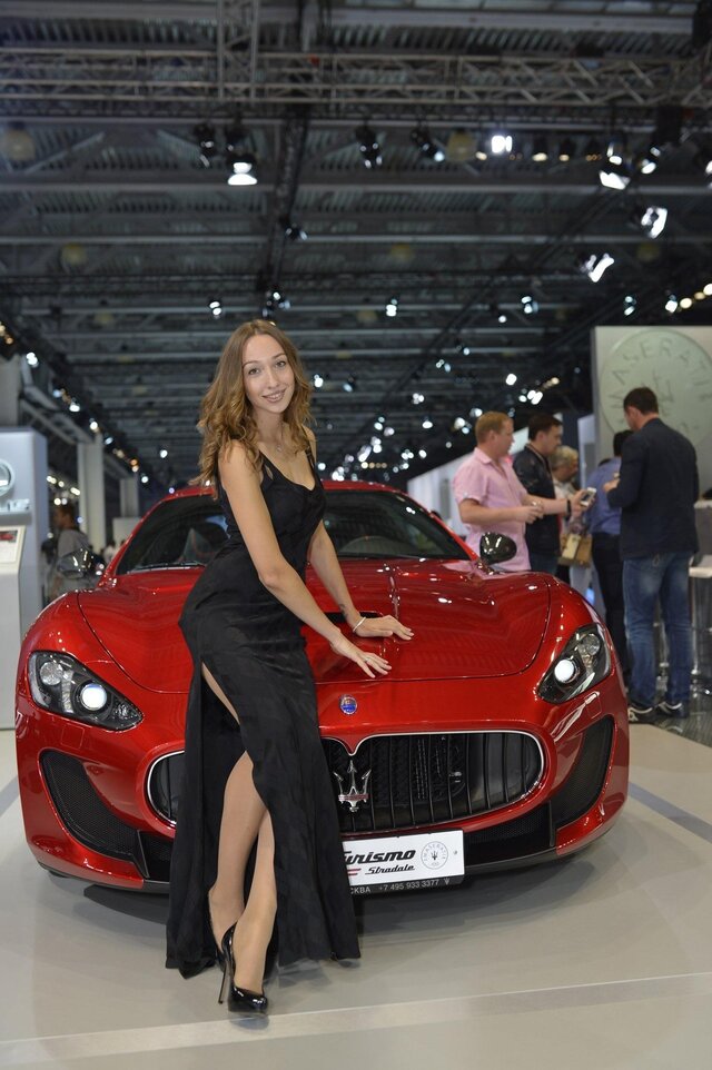 Olja SHaripova's photo