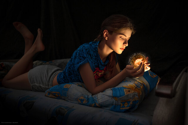 Sitting, Fun, Human, Child, Portrait, Arm, Darkness