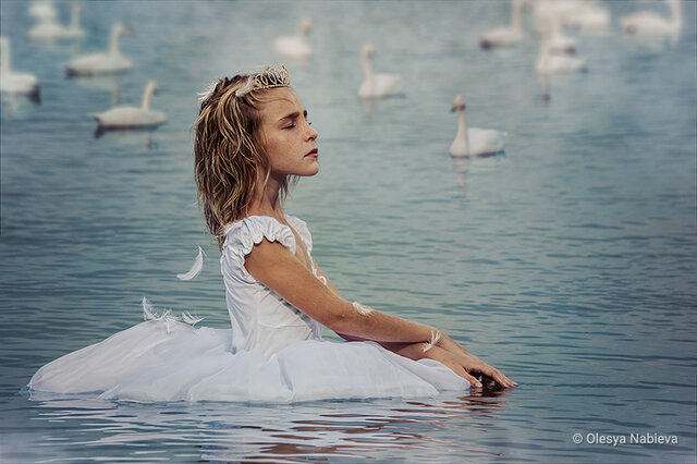 Beauty, Lady, Dress, Happy, Sky, Calm, Fun, Sitting