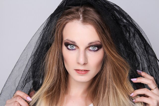 Face, Eyebrow, Hairstyle, Beauty, Lip, Forehead, Long hair, Hair coloring, Head