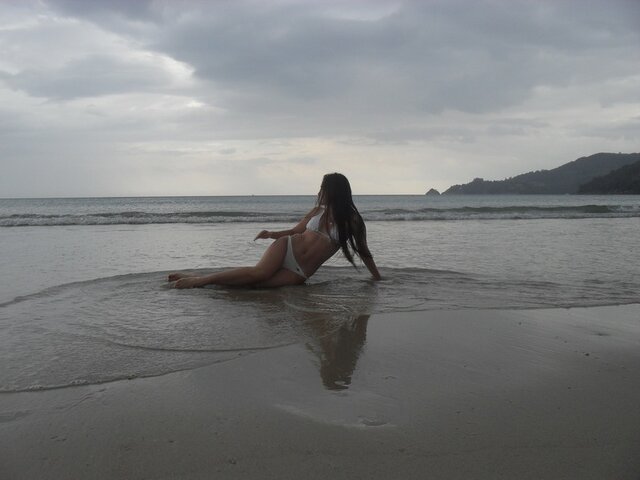 Alina Li's photo