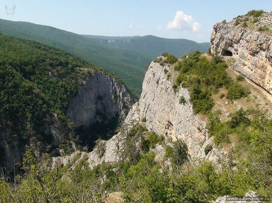 Вид на Бльшой каньон Крыма с горы Бойко.