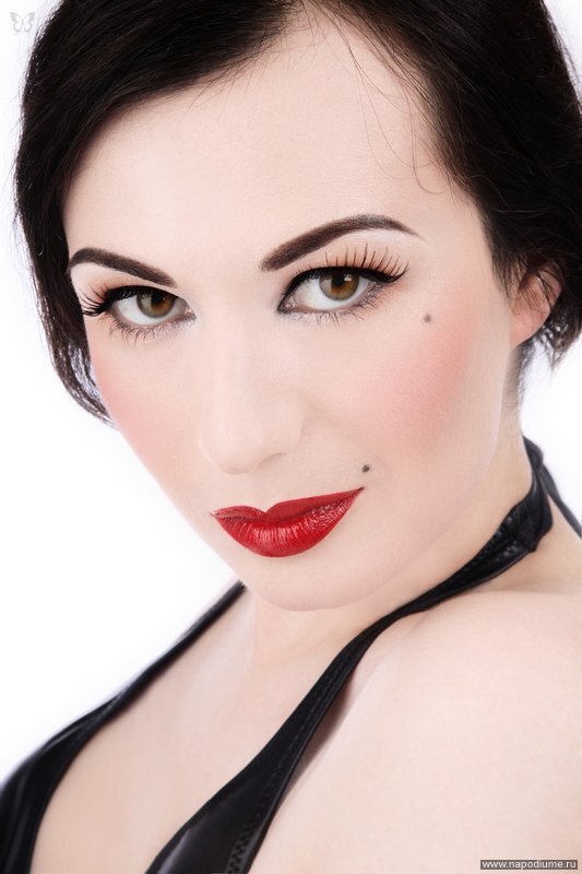 Pin Up,  Makeup