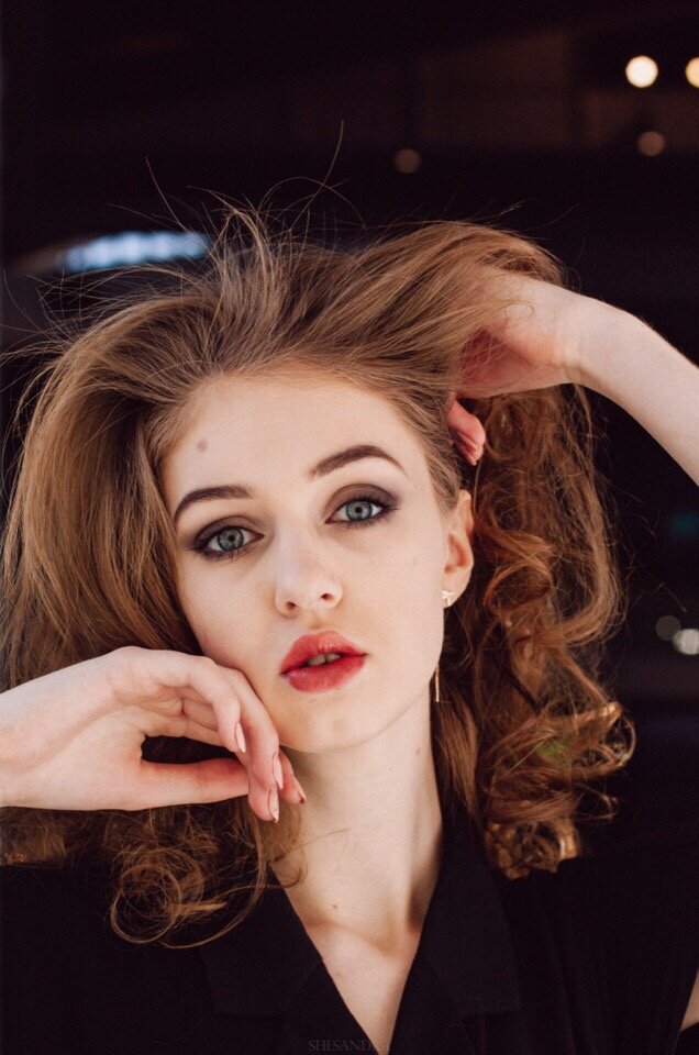Face, Lip, Beauty, Eyebrow, Hairstyle, Chin, Head, Lady