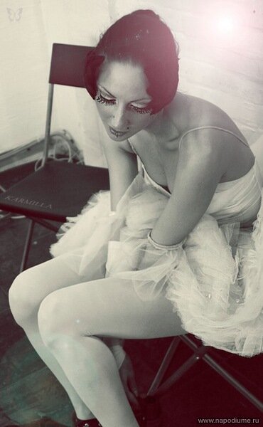 White-Black Swan