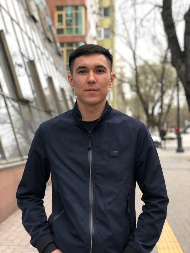 照片Elzhan Koishibaev