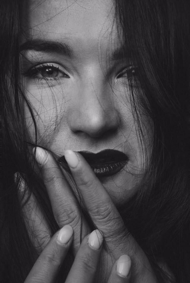 Face, Lip, Facial expression, Eyebrow, Mouth, Head, Beauty, Finger