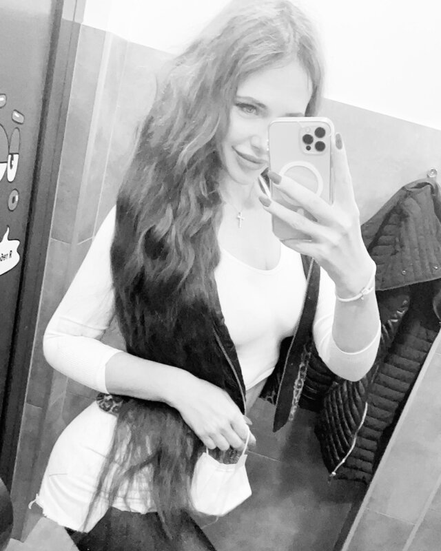 Lola Lav's photo