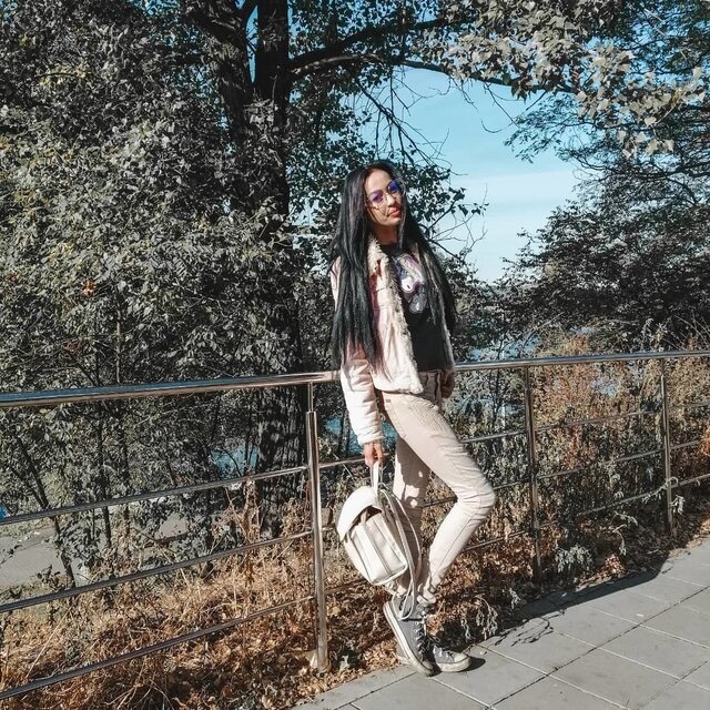 照片Anna Safarova