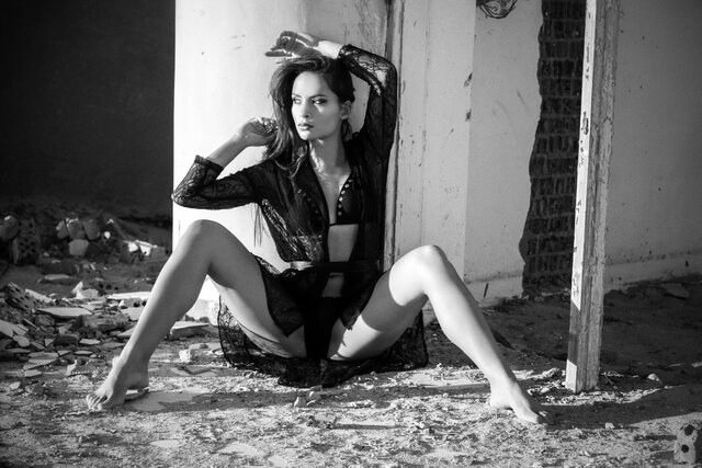 Black-and-white, Beauty, Model, Fashion, Monochrome, Monochrome photography, Leg