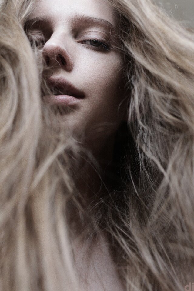 Face, Blond, Long hair, Hairstyle, Beauty, Lip, Eyebrow, Chin