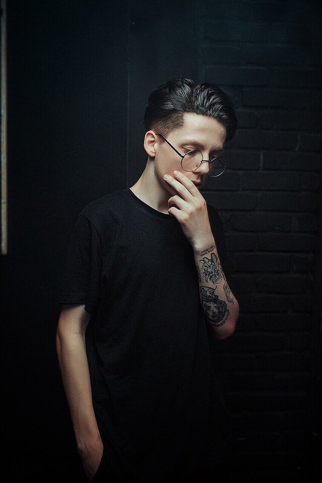 照片deadaloneboy