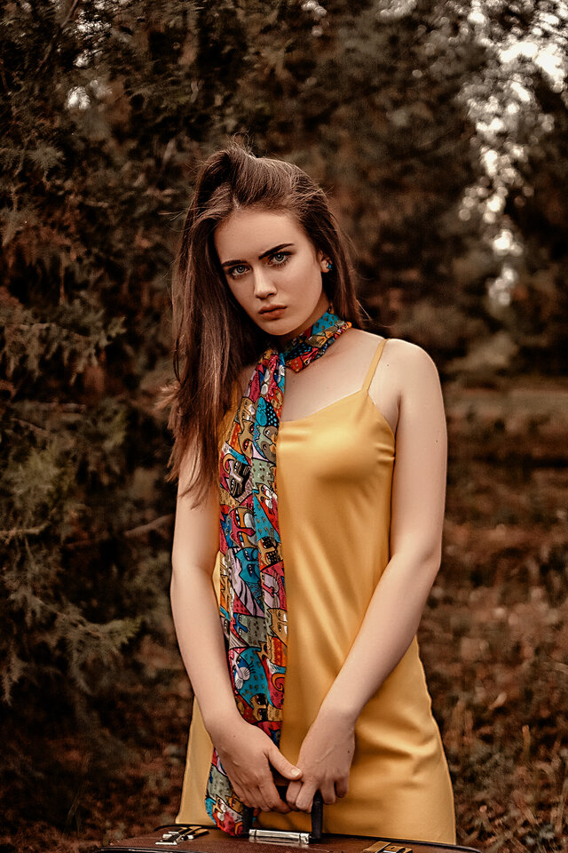 Clothing, Fashion model, Beauty, Lady, Fashion, Turquoise, Model, Brown