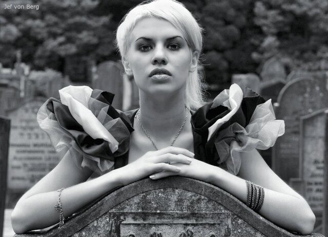 Gothic, Graves, Blond, Short Hair