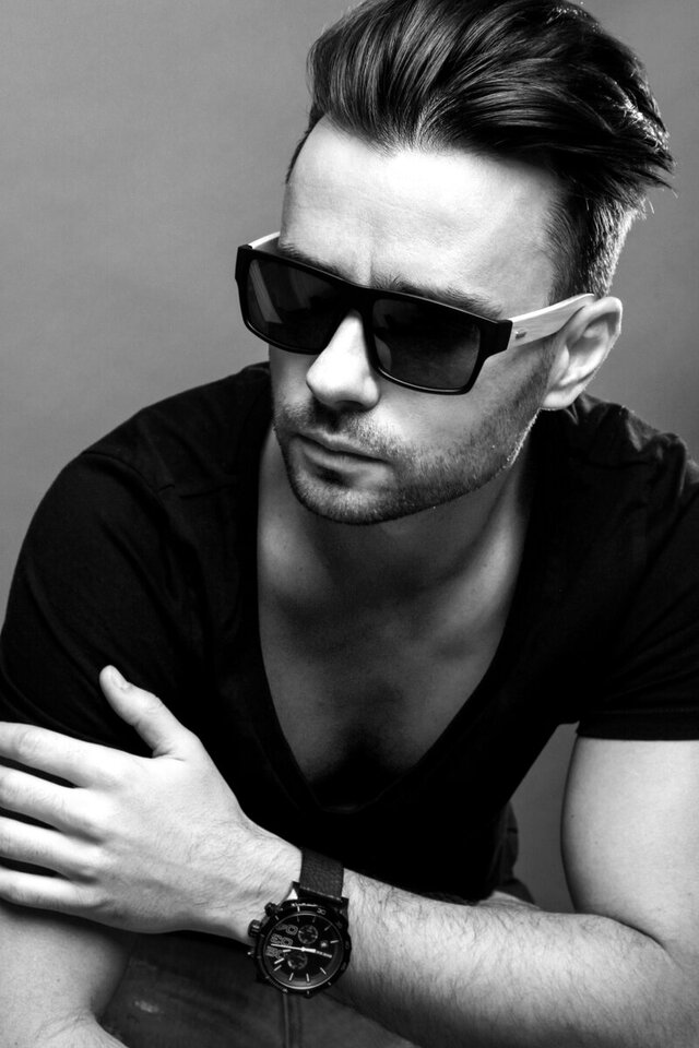 For sunglasses shop 