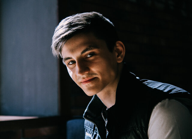 照片Andrej Anglezin