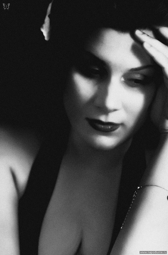 Mina Sorvino's photo