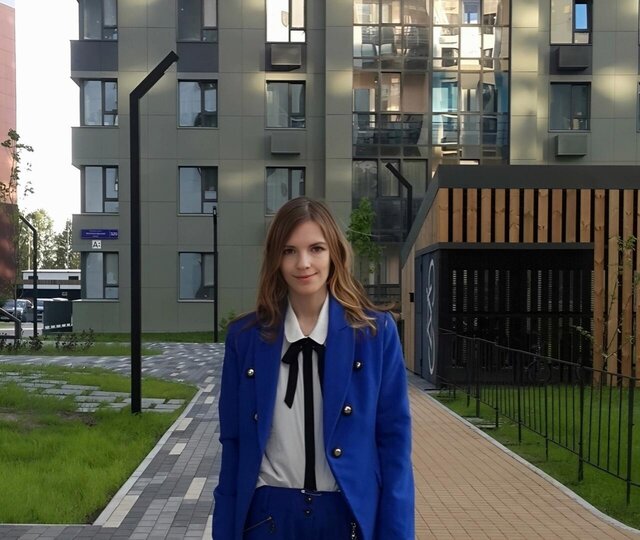 Портрет в синем костюме
