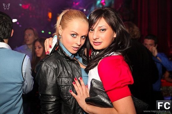 участие в вечеринке в клубе "Рай"