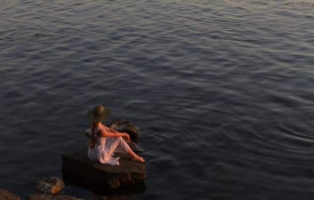 На море
