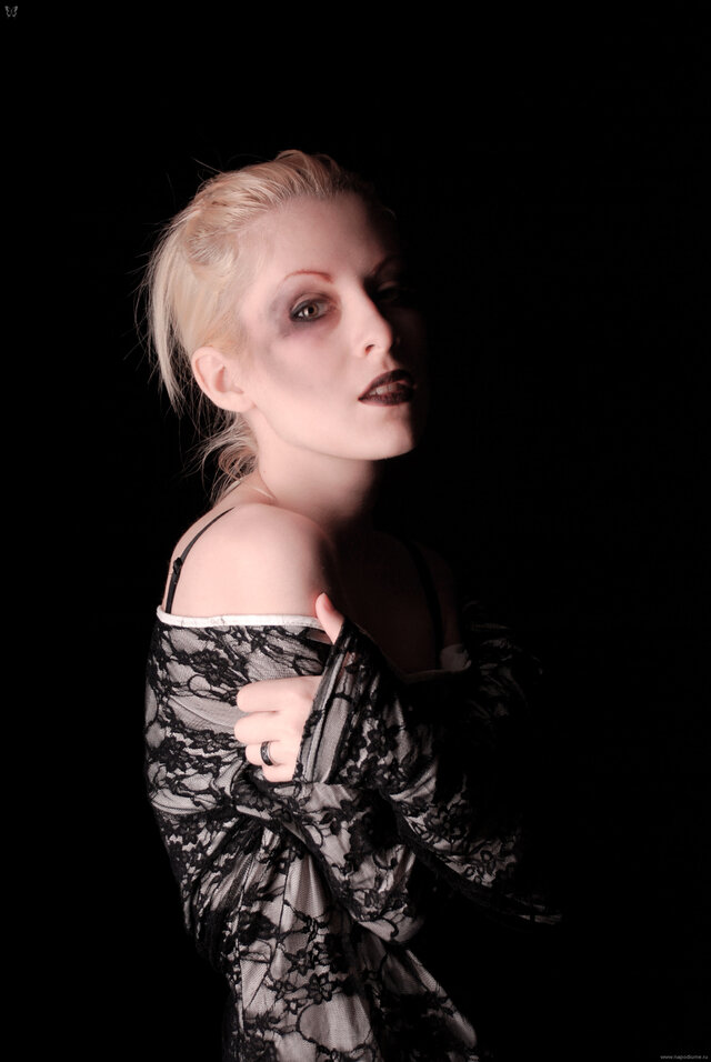 Nina Miller's photo