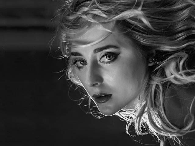 Face, Black-and-white, Beauty, Monochrome, Eyebrow, Hairstyle, Lip, Monochrome photography