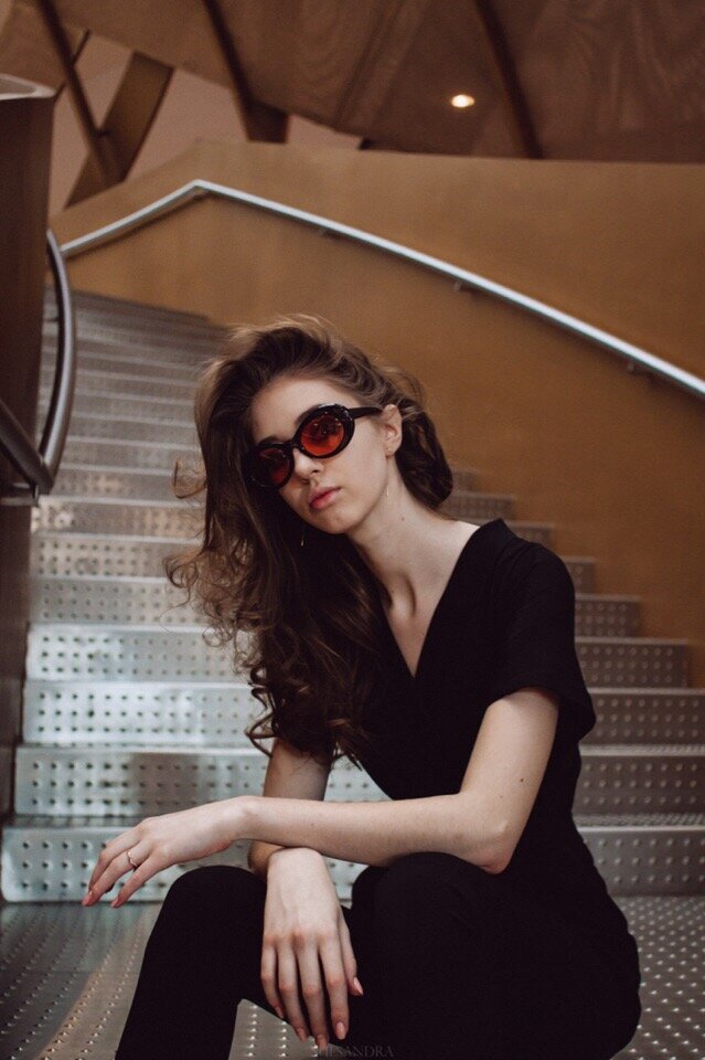 Eyewear, Glasses, Beauty, Sunglasses, Lady, Cool, Fashion, Lip, Long hair