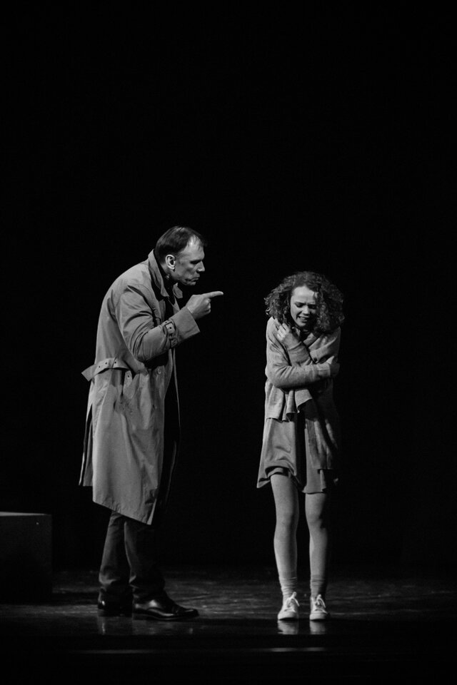 Black, Performing arts, Performance, Black-and-white, Stage, Scene, Event, heater, Monochrome