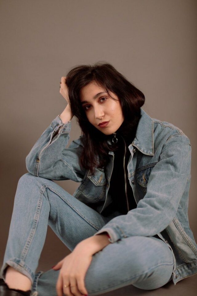 照片Diana Arakelan