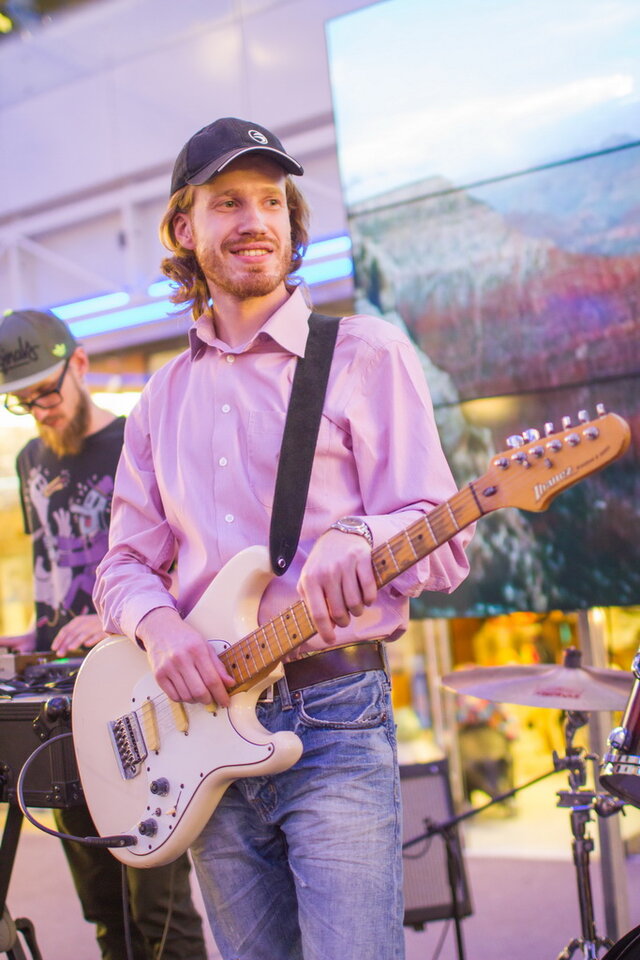 Mike Oz's photo