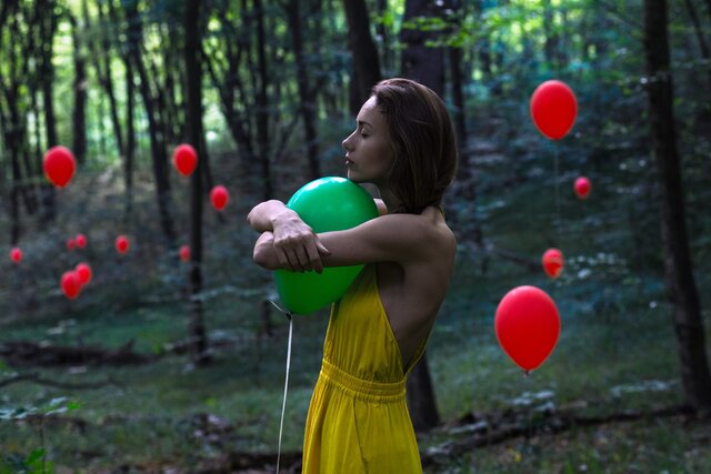 Baloon, Colors, Mood, Inpiration, Portrait, Photography, Forest, Dress, Topmodel, Location, Greenmood