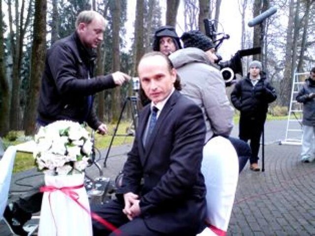 Роль: Гость на свадьбе